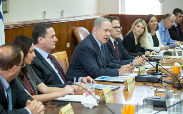Prime Minister Benjamin Netanyahu leads the weekly cabinet meeting at the Prime Minister office in Jerusalem on May 3, 2017. (Emil Salman/POOL) Prime Minister Benjamin Netanyahu leads the weekly cabinet meeting at the Prime Minister office in Jerusalem on May 3, 2017. (Emil Salman/POOL)