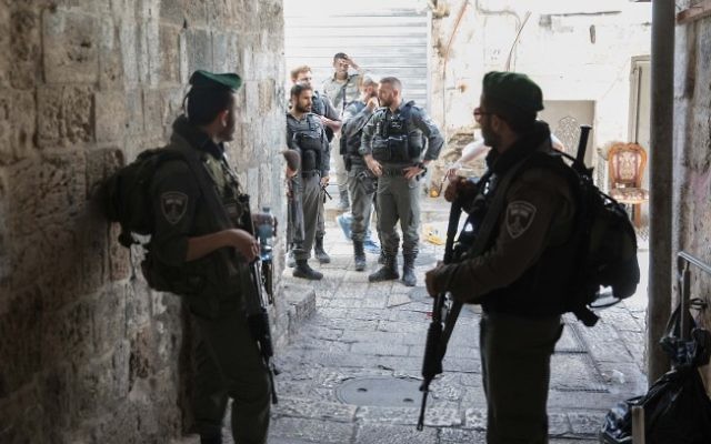 Security forces in Jerusalem's Old City after a Jordanian stabbed an Israeli police officer, on May 13, 2017. (Flash90)