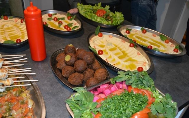 At the end of the joint workshop at INSEAD, Israeli and Arab-world researchers were offered a mouthwetering meal by a Lebanese chef; April 2017 (Courtesy)