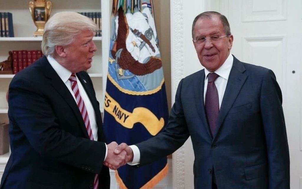 US President Donald Trump (left) meeting with Russian Foreign Minister Sergey Lavrov in the Oval Office of the White House in Washington, May 10, 2017. (Russian Foreign Ministry via AP)