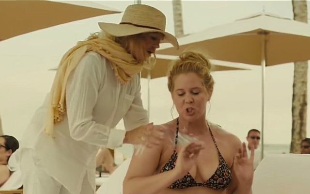 Goldie Hawn and Amy Schumer costar as mother and daughter in 'Snatched.' (Screenshot YouTube)