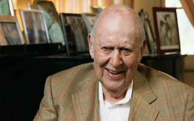 Carl Reiner in the HBO documentary 'If You’re Not in the Obit, Eat Breakfast.' (Courtesy of HBO/via JTA)