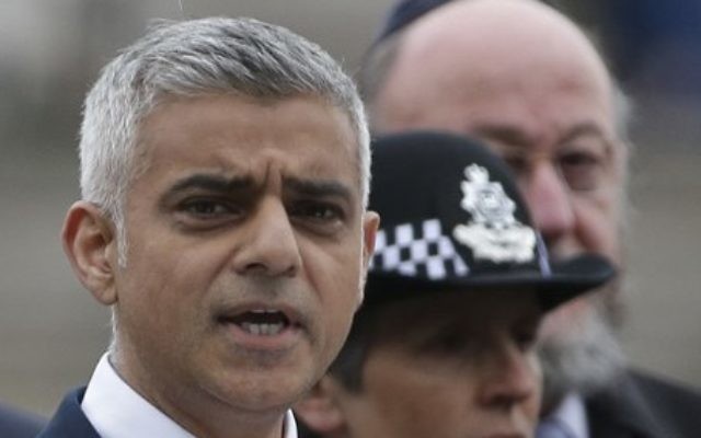 London Mayor Sadiq Khan speaks at a vigil in Potters Fields Park in London on June 5, 2017 to commemorate the victims of the terror attack on London Bridge and at Borough Market that killed seven people on June 3. (AFP/Daniel Leal-Olivas) London Mayor Sadiq Khan speaks at a vigil in Potters Fields Park in London on June 5, 2017 to commemorate the victims of the terror attack on London Bridge and at Borough Market that killed seven people on June 3. (AFP/Daniel Leal-Olivas)