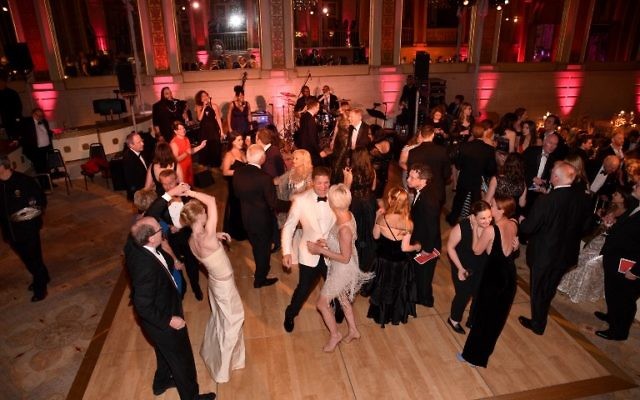 A view of the guests dancing during the 2017 Tony Awards Gala at The Plaza Hotel on June 11, 2017 in New York City. (Bryan Bedder/Getty Images for Tony Awards Productions/AFP) A view of the guests dancing during the 2017 Tony Awards Gala at The Plaza Hotel on June 11, 2017 in New York City. (Bryan Bedder/Getty Images for Tony Awards Productions/AFP)