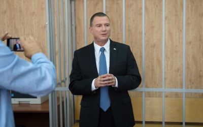 Knesset Speaker Yuli Edelstein speaks in the Moscow courthouse where he was sentenced to forced labor on trumped-up drug charges in 1984. June 28, 2017 (Israeli embassy in Russia/Courtesy)