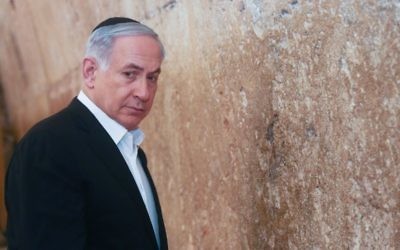 Prime Minister Benjamin Netanyahu visits the Western Wall in Jerusalem's Old City, February 28, 2015. (Marc Israel Sellem/POOL)