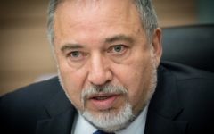 Defense Minister Avigdor Liberman speaks at the Knesset on May 29, 2017 (Yonatan Sindel/Flash90)