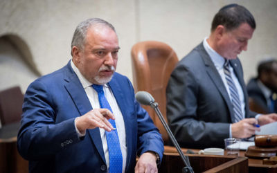 Defense Minister Avigdor Liberman addresses the Knesset plenum on June 5, 2017. (Yonatan Sindel/Flash90)
