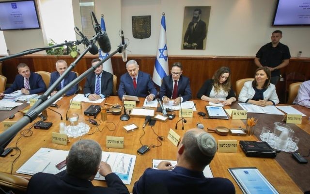 Prime Minister Benjamin Netanyahu leads the weekly cabinet meeting in Jerusalem on June 25, 2017. (Marc Israel Sellem/POOL) Prime Minister Benjamin Netanyahu leads the weekly cabinet meeting in Jerusalem on June 25, 2017. (Marc Israel Sellem/POOL)