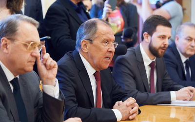 Russian Foreign Minister Sergey Lavrov meets with Knesset Speaker Yuli Edelstein in Moscow on June 29, 2017 (Israeli embassy in Moscow)