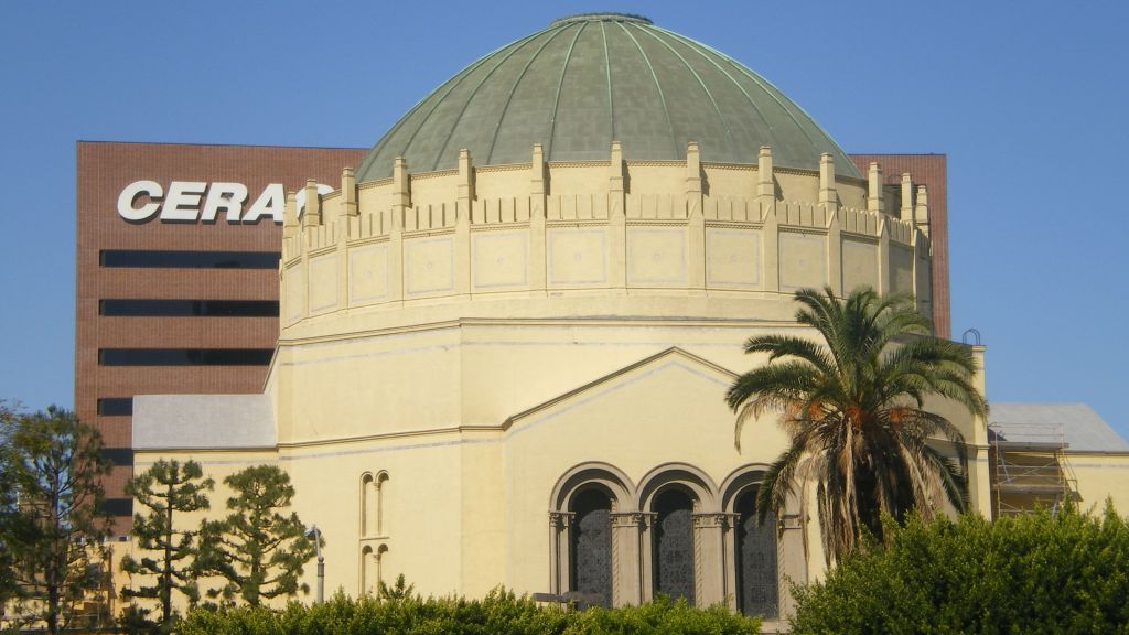 3 Los Angeles synagogues close on Shabbat over bomb threats | The