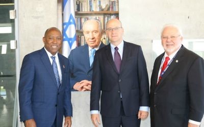 Houston Mayor Sylvester Turner, left, Nadav Tamir and Michael Kubosh at the Peres Center for Peace and Innovation, June 11, 2017 (Courtesy)