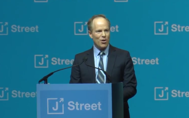 Dan Kohl addressing the annual J Street Gala Dinner, February 7, 2017. (Screen capture: YouTube) Dan Kohl addressing the annual J Street Gala Dinner, February 7, 2017. (Screen capture: YouTube)