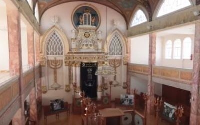 A view of the interior of the Historic Synagogue Justo Sierra 71 or Synaguoge Nidjei Israel in Mexico City seen in March 2016. (screen capture: YouTube)