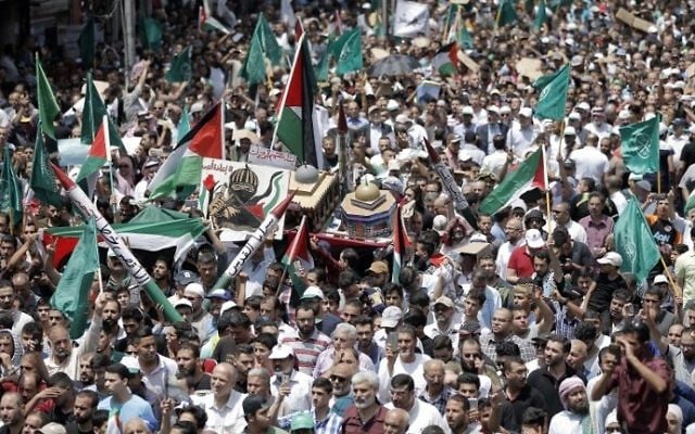 Jordanians carry a model of the Dome of the Rock mosque during a demonstration in Amman against new Israeli security measures at the Temple Mount on July 21, 2017. (AFP Photo/Khalil Mazraawi) Jordanians carry a model of the Dome of the Rock mosque during a demonstration in Amman against new Israeli security measures at the Temple Mount on July 21, 2017. (AFP Photo/Khalil Mazraawi)