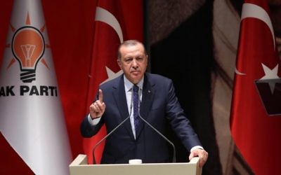 Turkish President Recep Tayyip Erdogan gesturing as he delivers a speech in Ankara, July 01, 2017. (AFP/ADEM ALTAN) Turkish President Recep Tayyip Erdogan gesturing as he delivers a speech in Ankara, July 01, 2017. (AFP/ADEM ALTAN)