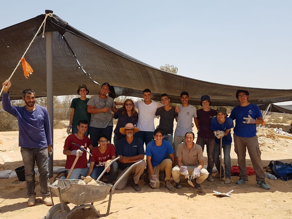 Youth participated in the Ramat Negev wine press dig alongside archaeologists, summer 2017. (Orit Afflalo, Israel Antiquities Authority) Youth participated in the Ramat Negev wine press dig alongside archaeologists, summer 2017. (Orit Afflalo, Israel Antiquities Authority)