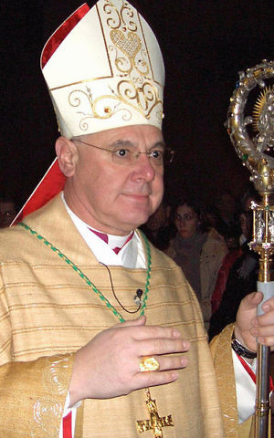  Cardinal Gerhard Mueller seen in 2006 (Wikimedia commons)