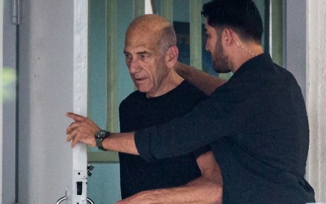 Former prime minister Ehud Olmert leaves Ramle's Ma’asiyahu prison on July 2, 2017, following his release. (Hadas Parush/Flash90) Former prime minister Ehud Olmert leaves Ramle's Ma’asiyahu prison on July 2, 2017, following his release. (Hadas Parush/Flash90)