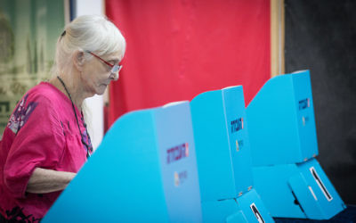 Labor Party members cast their vote at a polling station in Jerusalem on July 4. 2017. (Yonatan Sindel/Flash90)