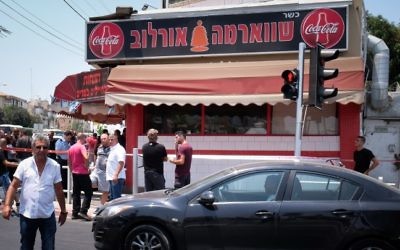 The shawarma shop where a Palestinian man stabbed an Arab-Israeli bus driver in Petah Tikva, July 24, 2017 (Roy Alima/Flash90)