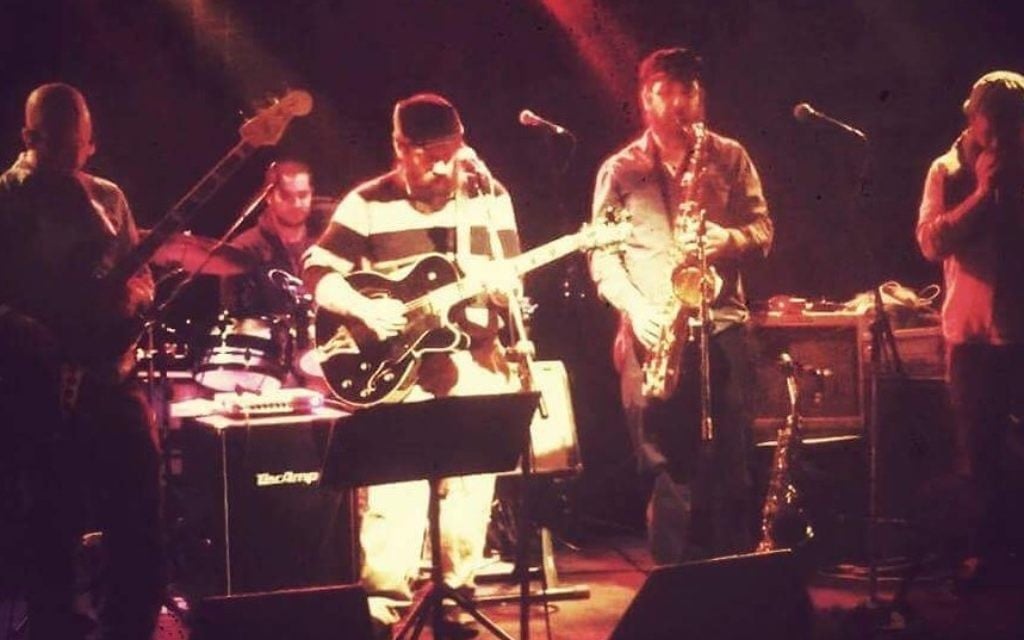 Chillent live onstage. (Courtesy Sruli Broocker) Chillent live onstage. (Courtesy Sruli Broocker)