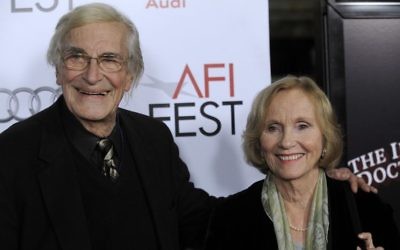 Martin Landau, left, and Eva Marie Saint, who were fellow cast members in Alfred Hitchcock's 1959 film "North by Northwest," pose together at the premiere of the film "The Imaginarium of Dr. Parnassus" at AFI Fest 2009 in Los Angeles, November 2, 2009. (AP/Chris Pizzello)