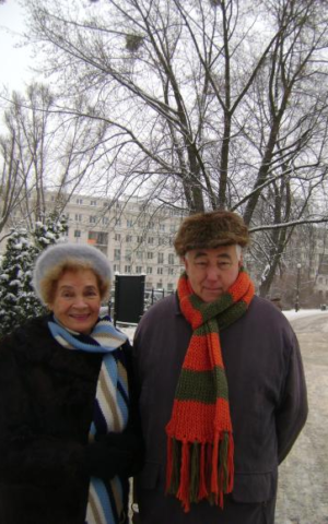 Jadwiga Tomaszek and Jerzy Tomaszek met in the Maharaja's camp in India during World War II and got married years later in their 70s. ('Little Poland in India')