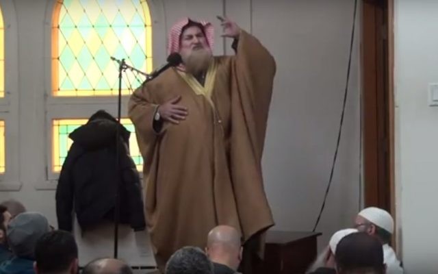 Imam Muhammad bin Musa al Nasr preaching against Jews at the Dar al-Arkam mosque in Montreal, Canada, December 2016. (YouTube screenshot) Imam Muhammad bin Musa al Nasr preaching against Jews at the Dar al-Arkam mosque in Montreal, Canada, December 2016. (YouTube screenshot)