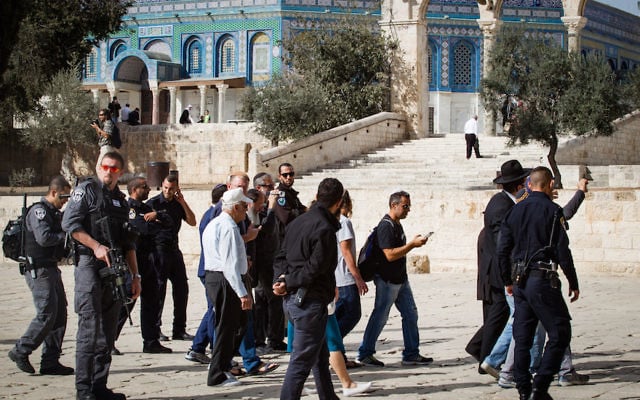 A group of Jewish worshippers seen at the al-Aqsa Mosque compound in the Old City of Jerusalem, on November 07, 2016. (Sebi Berens/Flash90)