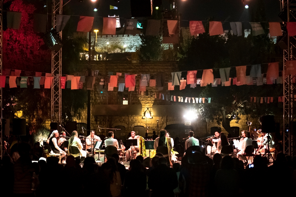One of the outdoor performances at Mekudeshet 2016 (Courtesy Noam Shognovsky)