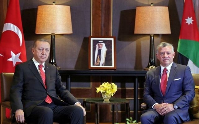 Jordan's King Abdullah II (R) meets with Turkish President Recep Tayyip Erdogan at the royal palace in Amman on August 21, 2017. (AFP Photo/ Khalil Mazraawi/ File) Jordan's King Abdullah II (R) meets with Turkish President Recep Tayyip Erdogan at the royal palace in Amman on August 21, 2017. (AFP Photo/ Khalil Mazraawi/ File)