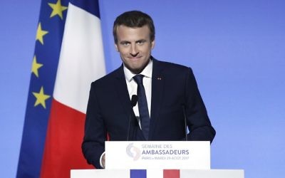 French President Emmanuel Macron addresses French ambassadors during the annual gathering of French diplomatic corps at the Elysee Palace in Paris, on August 29, 2017. (YOAN VALAT / POOL / AFP)