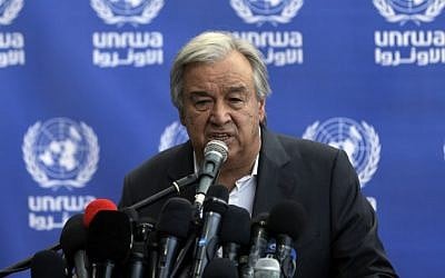 United Nations Secretary General Antonio Guterres speaks to the press media during a visit to a UN school in Beit Lahia in the northern Gaza Strip on August 30, 2017. (AFP Photo/Mahmud Hams)