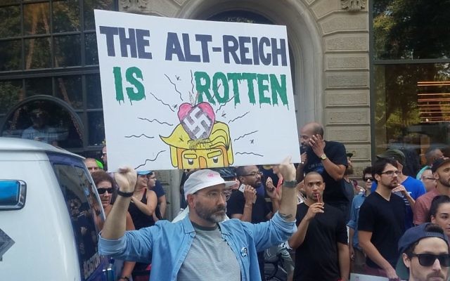 Protesters at 'dueling rallies' on the Boston Common, August 19, 2017 (Matt Lebovic/The Times of Israel)