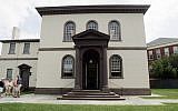 Visitors stand outside the Touro Synagogue in Newport, Rhode Island, July 30, 2009. (AP/Eric J. Shelton)