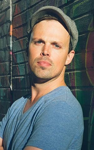 Christian Barry (Alajandro Santiago)