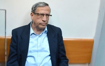 Ramat Gan Mayor Israel Singer is seen at the The Magistrate's Court in Rishon Lezion on December 15, 2014. (Flash90)