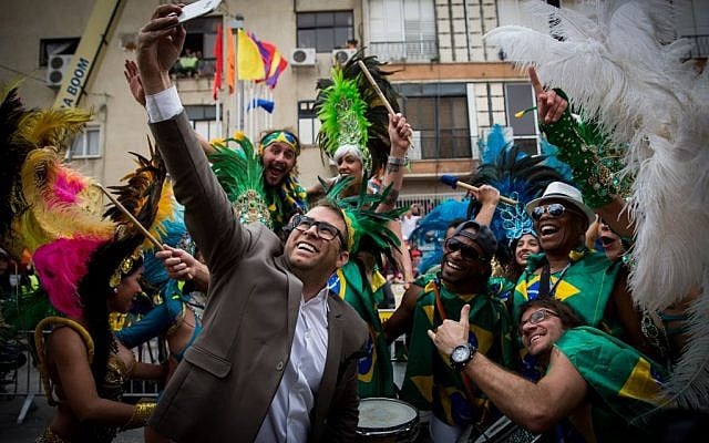 Oren Hazan attends the Holon Purim parade, the largest in the country, on March 12, 2017. (Miriam Alster/ Flash90) Oren Hazan attends the Holon Purim parade, the largest in the country, on March 12, 2017. (Miriam Alster/ Flash90)