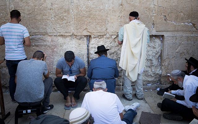 Jewish men pray at the Wall Western in the Old City of Jerusalem, August 1, 2017. (Yonatan Sindel/Flash90) Jewish men pray at the Wall Western in the Old City of Jerusalem, August 1, 2017. (Yonatan Sindel/Flash90)