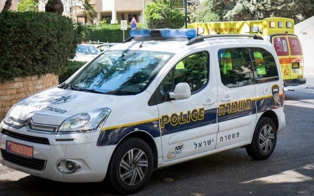 Illustrative photo of an Israel Police vehicle, August 4, 2017. (Roy Alima/Flash90) Illustrative photo of an Israel Police vehicle, August 4, 2017. (Roy Alima/Flash90)