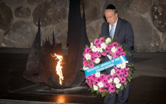 UN Secretary General Antonio Guterres places a wreath during a ceremony at the Hall of Remembrance in the Yad Vashem Holocaust memorial in Jerusalem, August 28, 2017. (Yonatan Sindel/Flash90) UN Secretary General Antonio Guterres places a wreath during a ceremony at the Hall of Remembrance in the Yad Vashem Holocaust memorial in Jerusalem, August 28, 2017. (Yonatan Sindel/Flash90)