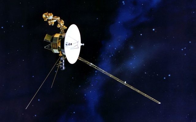 Artist's concept of Voyager in flight. (Public domain: NASA) Artist's concept of Voyager in flight. (Public domain: NASA)