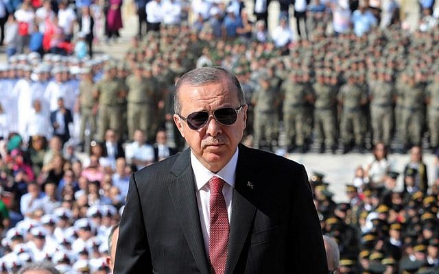 Turkish President Recep Tayyip Erdogan attends a ceremony marking the 95th anniversary of Victory Day, commemorating a decisive battle in the Turkish War of Independence, at the mausoleum of Mustafa Kemal Ataturk in Ankara on August 30, 2017. (AFP/ADEM ALTAN) Turkish President Recep Tayyip Erdogan attends a ceremony marking the 95th anniversary of Victory Day, commemorating a decisive battle in the Turkish War of Independence, at the mausoleum of Mustafa Kemal Ataturk in Ankara on August 30, 2017. (AFP/ADEM ALTAN)
