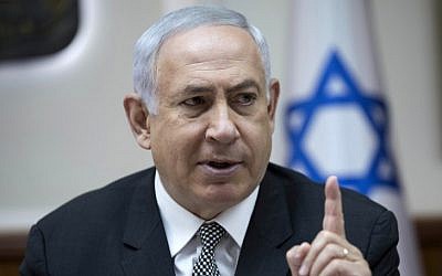 Prime Minister Benjamin Netanyahu attends the weekly cabinet meeting at the Prime Ministers Office in Jerusalem,  September 3, 2017. (AFP/POOL/ABIR SULTAN)