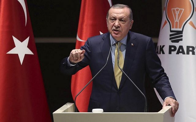Turkish President Recep Tayyip Erdogan gives a speech during a meeting of the ruling Justice and Development Party provincial heads at the AKP headquarters in Ankara on September 6, 2017. (AFP Photo/Adem Altan) Turkish President Recep Tayyip Erdogan gives a speech during a meeting of the ruling Justice and Development Party provincial heads at the AKP headquarters in Ankara on September 6, 2017. (AFP Photo/Adem Altan)