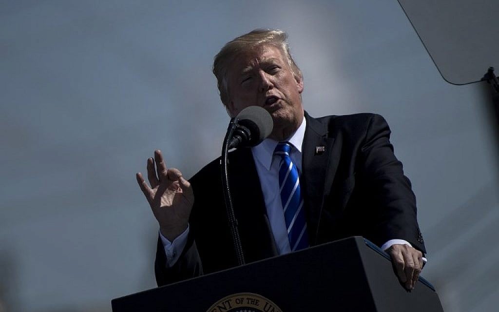 US President Donald Trump arrives to speak about the need for tax reform at Andeavor Refinery, September 6, 2017, in Mandan, North Dakota. AFP/Brendan Smialowski)