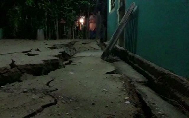 A video grab made from AFPTV footage shows damage to a building in Minatitlan, Mexico, on September 8, 2017 after a powerful 8.2-magnitude earthquake rocked Mexico late on September 7. (AFP PHOTO / AFPTV / Carlos SANTOS AND Lizbeth CUELLO) A video grab made from AFPTV footage shows damage to a building in Minatitlan, Mexico, on September 8, 2017 after a powerful 8.2-magnitude earthquake rocked Mexico late on September 7. (AFP PHOTO / AFPTV / Carlos SANTOS AND Lizbeth CUELLO)