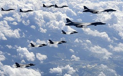 US Air Force B-1B bombers, F-35B stealth fighter jets and South Korean F-15K fighter jets fly over the Korean Peninsula during joint drills on September 18, 2017. (South Korea Defense Ministry via AP)