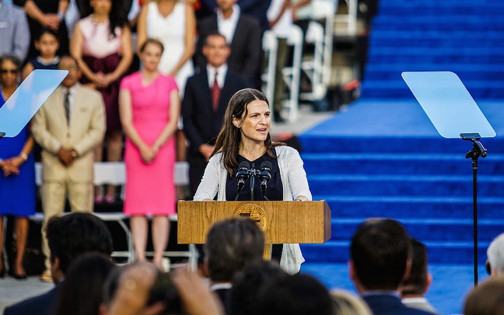 Rabbi Sharon Brous of Ikar, an independent congregation, delivering an invocation at the inauguration of Los Angeles Mayor Eric Garcetti, July 2017. (Courtesy of Ikar) Rabbi Sharon Brous of Ikar, an independent congregation, delivering an invocation at the inauguration of Los Angeles Mayor Eric Garcetti, July 2017. (Courtesy of Ikar)
